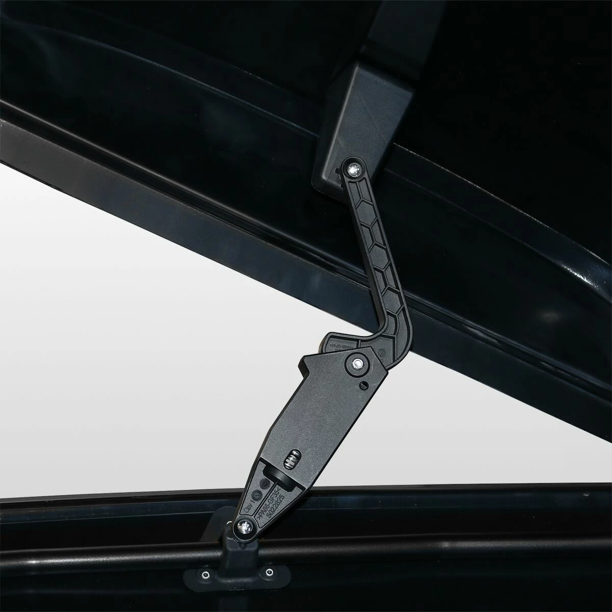 Yakima Cargo Boxes SkyBox 16 Carbonite Cargo Box 8 Yakima Cargo Boxes SkyBox 16 Carbonite Cargo Box - Image 6